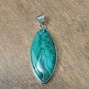 Green Stone Pendant Necklace